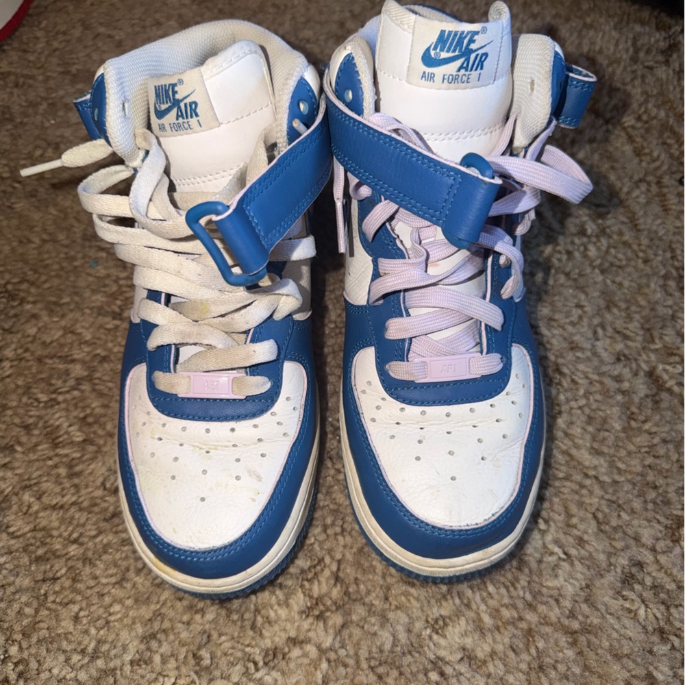 Nike Womens White & Blue High-Top Sneakers